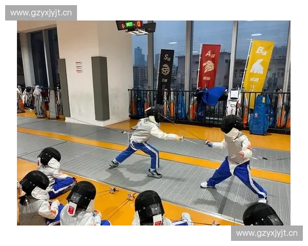 灵敏梯训练在提升运动员反应速度与协调性中的应用与实践探索 灵敏梯训练在提升运动员反应速度与协调性中的应用与实践探索